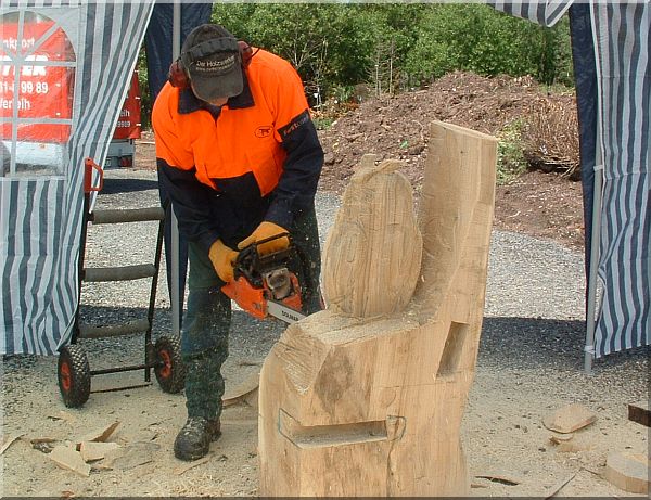 bank eulenbank holz motorsge schnitzen kettensge kunst