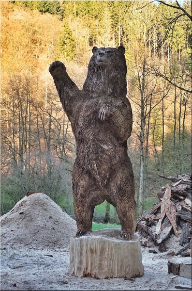 br grizzly motorsgenkunst kettensgenkunst schnitzen holzwerker jochen adam holz