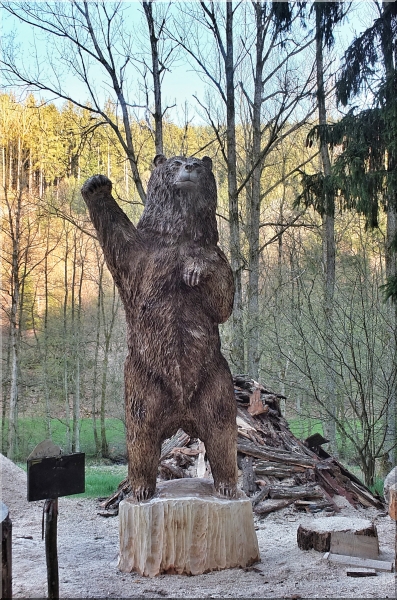 br grizzly motorsgenkunst kettensgenkunst schnitzen holzwerker jochen adam holz