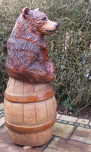 bear baer wood bär im fass jochen adam holzwerker motorsäge kettensäge