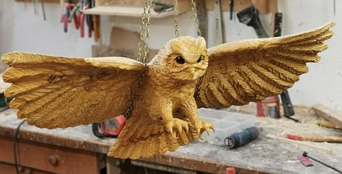 flugeule fliegende eule landende eule landing owl  eule holz motorsäge kettensäge schnitzen kettesägenkunst motorsägenkunst 