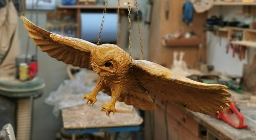 flugeule fliegende eule landende eule landing owl  eule holz motorsäge kettensäge schnitzen kettesägenkunst motorsägenkunst 