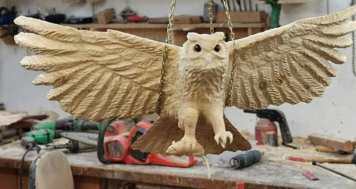 flugeule fliegende eule landende eule landing owl  eule holz motorsäge kettensäge schnitzen kettesägenkunst motorsägenkunst 