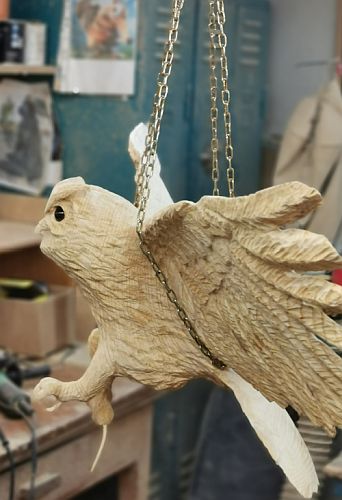 flugeule fliegende eule landende eule landing owl  eule holz motorsäge kettensäge schnitzen kettesägenkunst motorsägenkunst 
