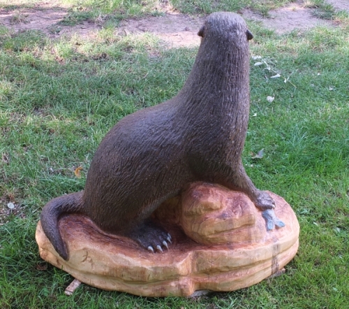 otter fischotter holz schnitzen motorsge kettensge holzwerker carving