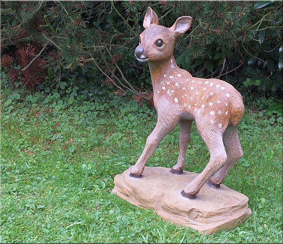  fawn rehkitz holz schnitzen motorsge kettensge holzwerker garten