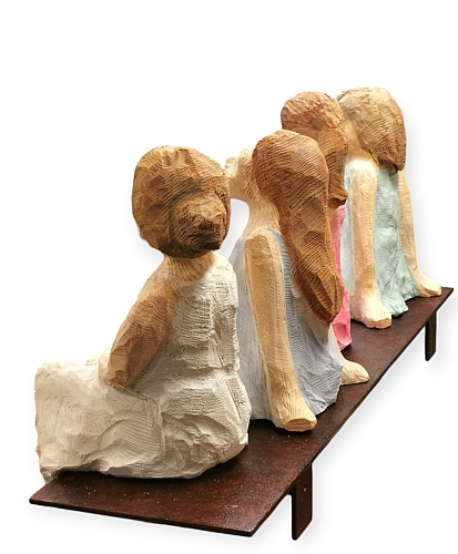 skulptur sitzende mdchen, sitzende gruppe,  holz schnitzen carving motorsge kettensge holzwerker jochen adam