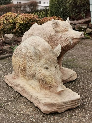 wildschwein liegende bache keiler holz schnitzen motorsge kettensge 