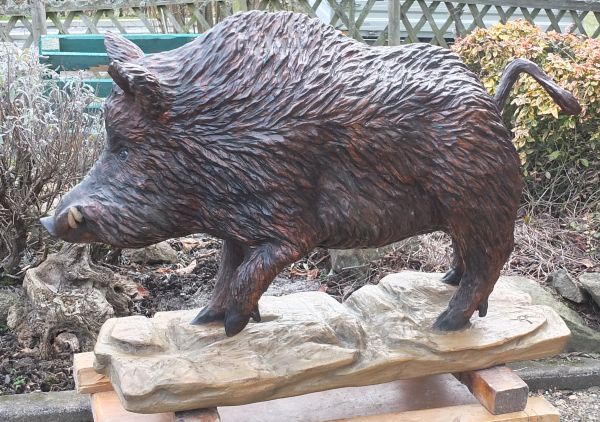 wildschwein keiler  frischling holz schnitzen motorsge kettensge 