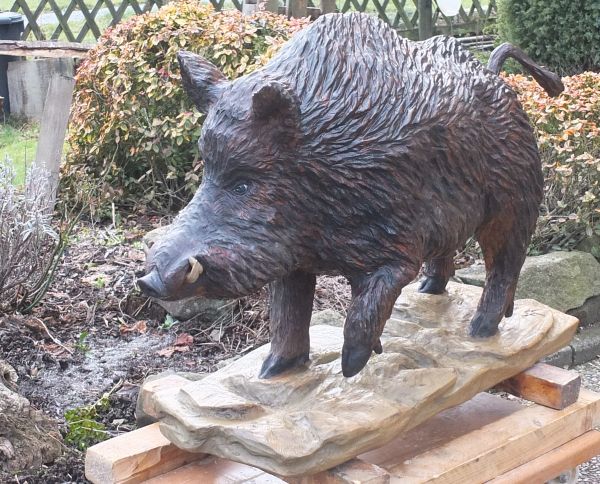 wildschwein keiler  frischling holz schnitzen motorsge kettensge 